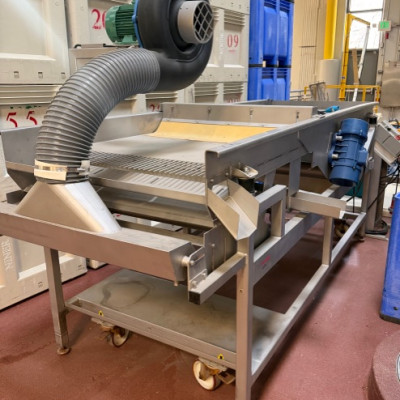 Mistral Sorting Table