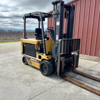 CAT 8,000# Forklift