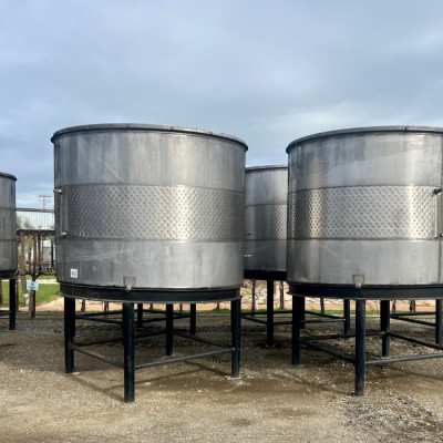 2400 GALLON OPEN TOP TANKS