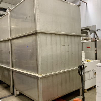 2,000 Gal Square Tanks