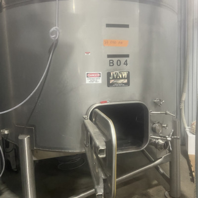 3,600 Gal Variable Tank with Catwalk